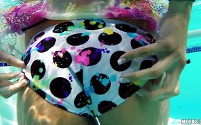 Aroused girlfriend Jessi Lopez pumps her twat on a stiff boner