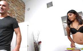 Glamor babe Katalina Mills jumps on stud