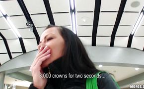 Wanton girl Samantha Johnson chokes on big dick before giving it a ride